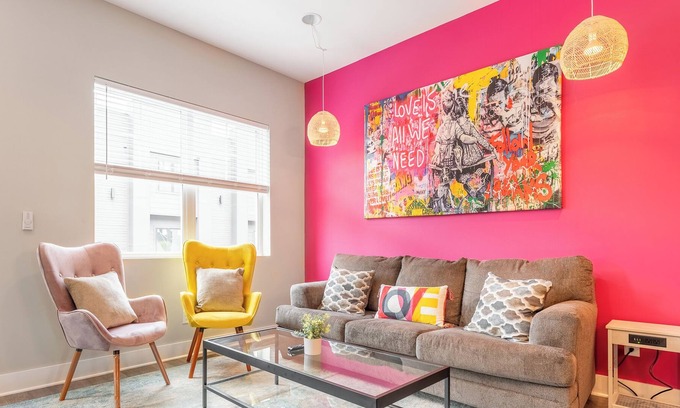 Katie Hill Neighborhood House | Napoleon Dynamite - Rooftop Hot Tub in Hip East Nash