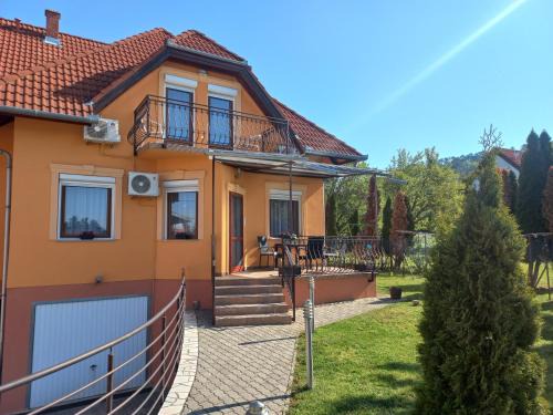 Vonyarcvashegy Apartment | Napsugár Apartman