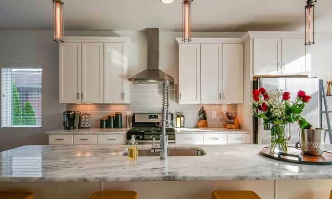 Salemtown House | Nashville Home w/Rooftop Deck < 2 Mi to Dtwn