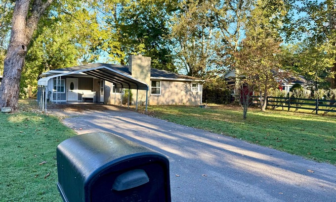 Opryland House | Nashville River Retreat 3BR 5 minutes to the Grand Ole Opry