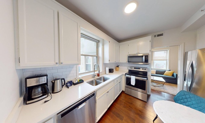 West End Apartment | Nashville West End Getaway