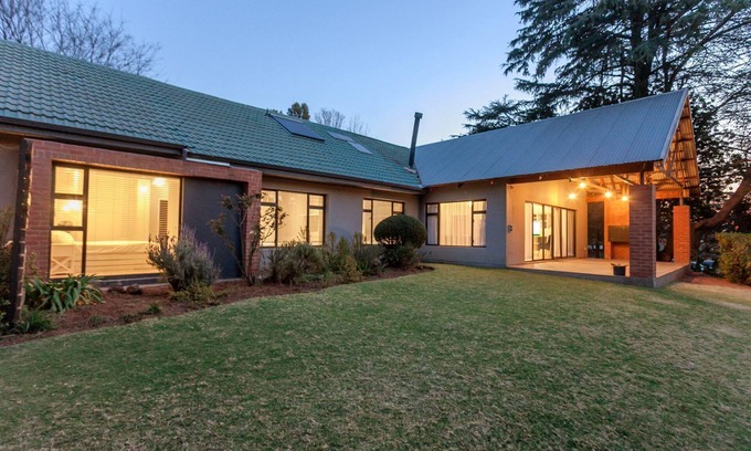 Greater Johannesburg Metropolitan Area House | Nature's Haven: 7-Bedroom Villa with Pool, WiFi & Serene Surroundings