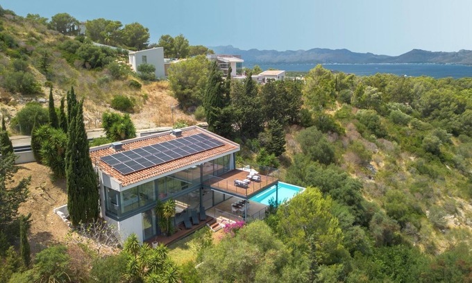Alcudia Villa | NATURE VILLA BONAIRE - Exclusive villa with infinity pool.