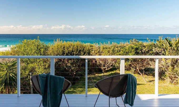 Blueys Beach House | Nautilus At Blueys . Beachfront