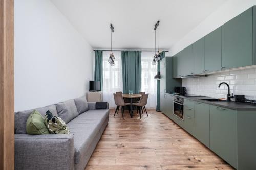 Srodmiescie Apartment | Nawrot Comfort Apartment by BookingHost