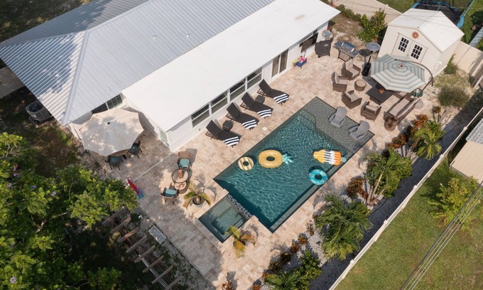 Disston Heights House | Near Beaches! Heated Pool, Hot tub at the Poolside Palm Hideaway!