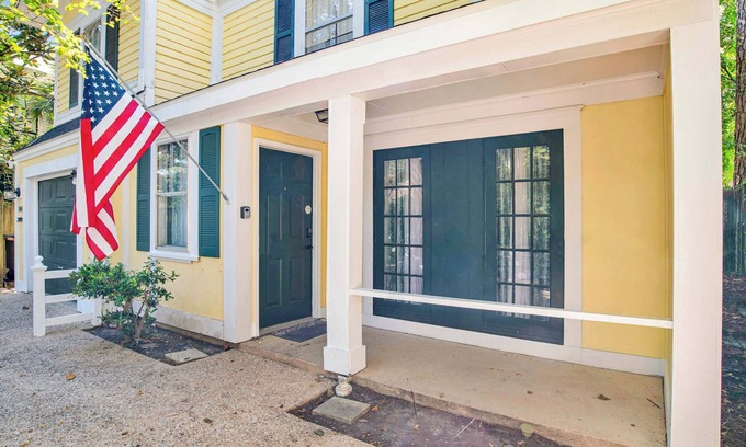 Mobile House | Near Downtown and Cornerstone - Southern Sunshine