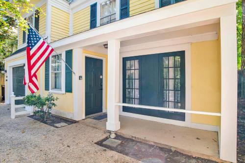 Mobile House | Near Downtown and Cornerstone - Southern Sunshine