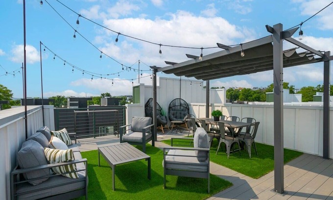 Katie Hill Neighborhood House | Near Downtown | Rooftop | Games