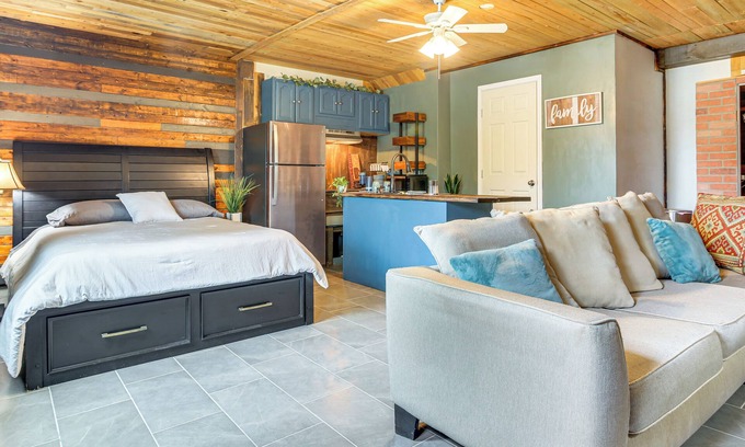 Brownsville Apartment | Near Historic Battlefield Trail: Studio w/Patio!