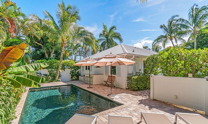 Delray Beach House | Near Intercoastal! Lush private back yard with heated pool!