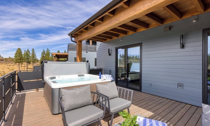 Bend House | Near Old Bend, Hot Tub | 2 Units - Family | Aerie