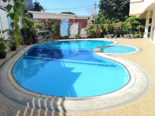 Wat Ket Apartment | Near old city,Nimman,night Bazaar swimming pool apartment 25