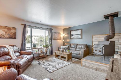 Kittredge Apartment | Near Red Rocks, Hiking and Skiing Kittredge Condo!