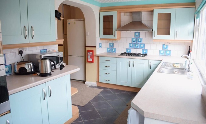 Bangor House | Near Sea Holiday House Bangor