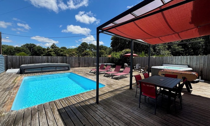 Grayan-Et-L'Hopital House | Near soulac/sea Villa sleeps 7 with heated indoor swimming pool, jacuzzi