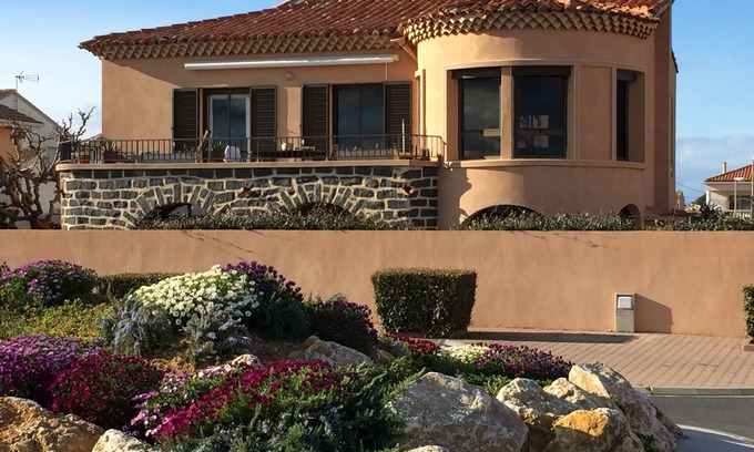 Portiragnes-Plage Apartment | NEAR THE SEASIDE.