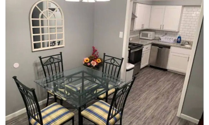 Southwood Valley House | Near TX A&M ,Hwy 6, NO CLEANING FEE, ENTIRE PLAcE