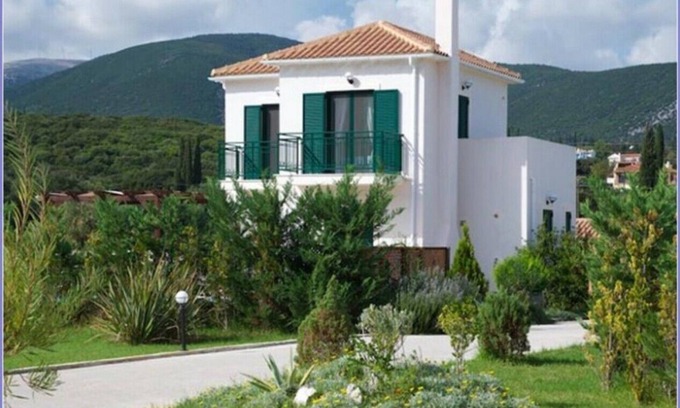 Sami Villa | Nefeli (2 Bedrooms, Sleeps 4 upstairs)
