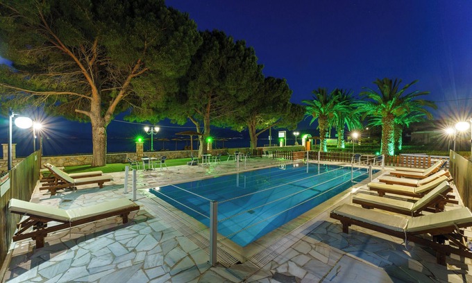 Sarakiniko Apartment | Nefeli studios Eratini-Tolofona greece