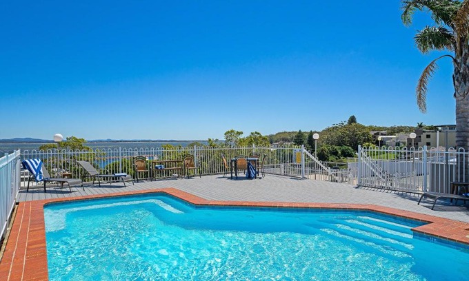 Nelson Bay Hotel | Nelson Towers Motel & Apartments