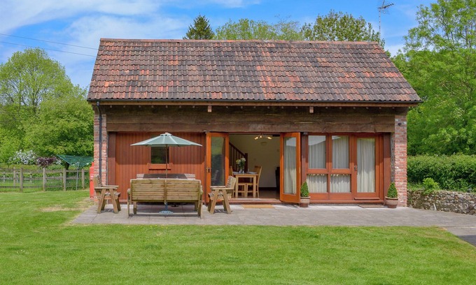 Honiton Cottage | Nestled in the Blackdown Hills, this barn is secluded and secure dog-friendly.