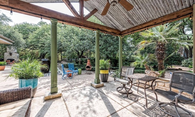 North Waco Cottage | Nestled next to one of the nation’s largest inner-city parks,The Cottate in Cameron Park