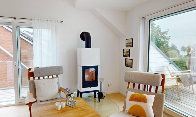 Neustadt in Holstein House | Neu Renovierte Ferienwohnung am Strand in Neustadt