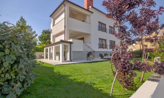 Premantura Villa | Neue Villa in Premantura, 5 Min. zu fuß zum Strand, Luxuriös Fewo 115m2