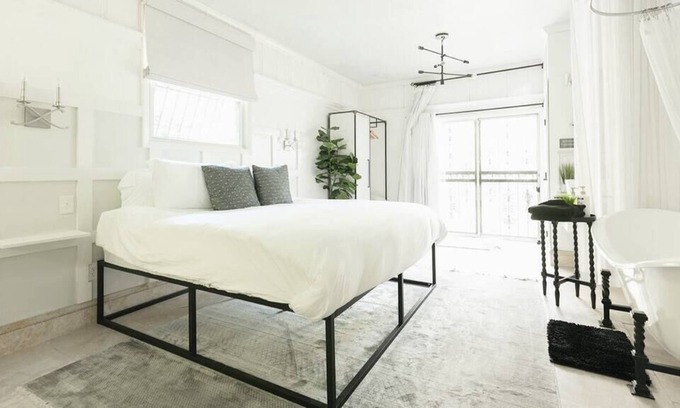 Haynes Area House | NEW 2-Bedroom Sanctuary | Hot Tub | Sleeps 9+