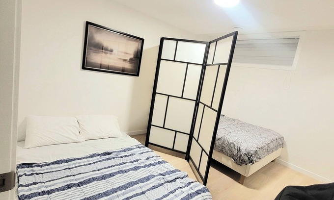 Southwest Edmonton Apartment | New 2Beds Suite - Close to Airport -Baby Friendly