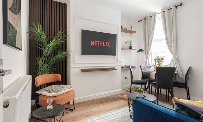 Liverpool House | New 4bedroom home| Near LFC & EFC