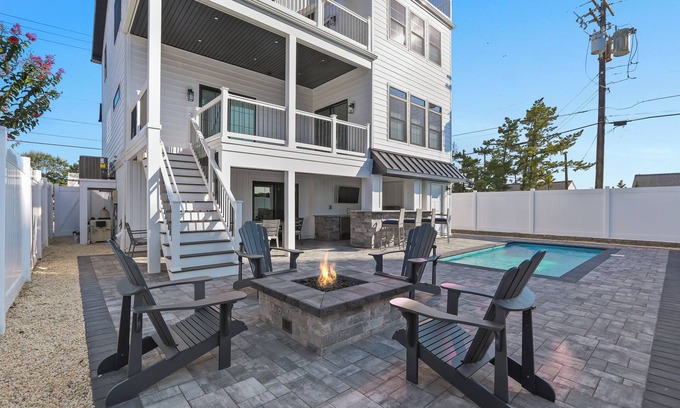 Surf City House | NEW 5-bedroom house 7 Houses to beach w/Elevator, Pool, Outdoor Kitchen&Fire Pit