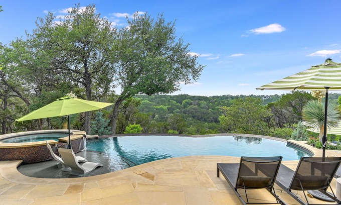 Austin House | NEW Above Sunset Canyon I Pool&Spa I Entertaining I Gym I Services
