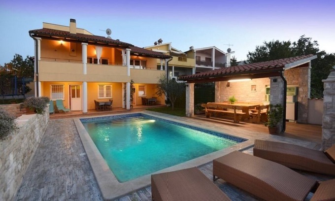 Stinjan Apartment | New apartment 4* for 4 persons with pool