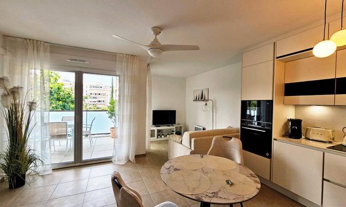Frejus Plage Apartment | New apartment, Fréjus harbour, 200m from Fréjus beach
