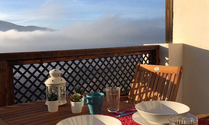 Carataunas Apartment | New apartment with incredible views, fireplace and pool.