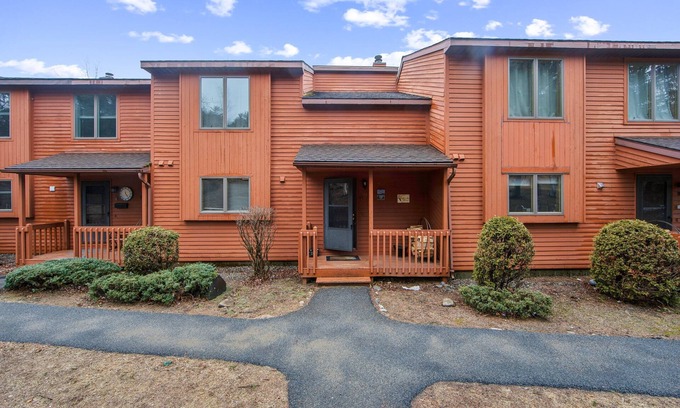 North Creek House | NEW! Arena 2-Bedroom Townhouse with Pool by The Summit at Gore Mountain