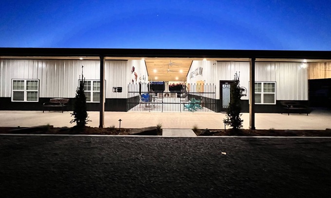 Kingston House | New Barndominium sleeps 13 people this is the larger five beedroom