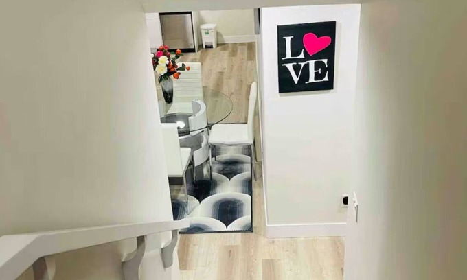 West Edmonton House | New Basement suite in Upland