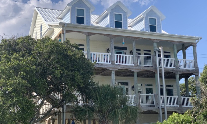 Emerald Isle House | NEW Beautiful Custom Build Beach Home. Oceanview Private Heated Pool