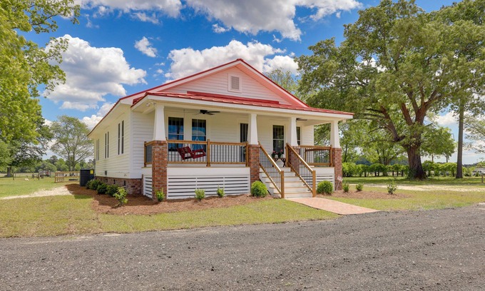 New Bern House | New Bern Vacation Rental on Farm w/Fire Pit!