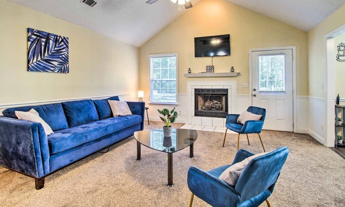 Hinesville House | NEW! Bright Hinesville Home w/ Yard: Pet Friendly!