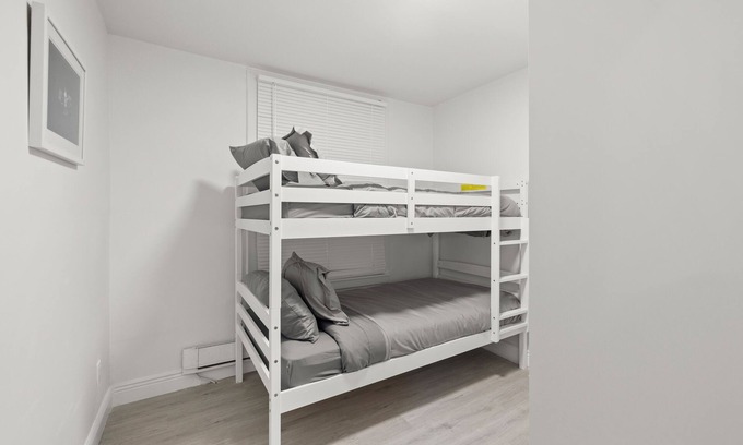 Windsor Apartment | New Build Cozy 2 Bedroom Unit