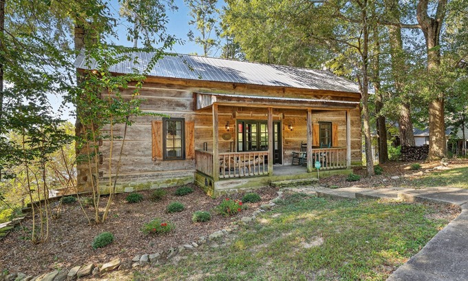 Guntersville Cabin | NEW! Cabin Unbound - Historic Lakefront Comfort