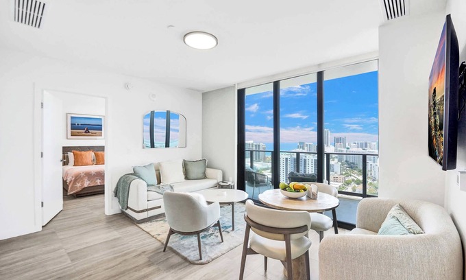 North Beach Condo | NEW: Chic Miami Beach 2BR/2BA – Walk to Ocean!