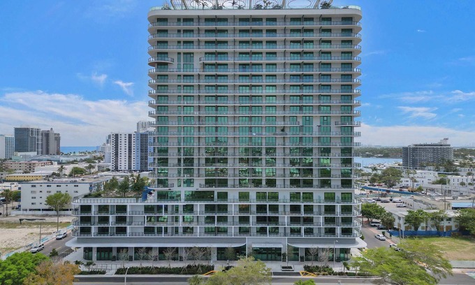 North Beach Condo | New Coastal Luxury | Elegant 2BR/2 BA in Premier Miami Beach High-Rise