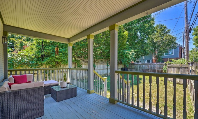 Olde Towne East House | NEW! Columbus Home w/ Deck ~ 1 Mi to Franklin Park