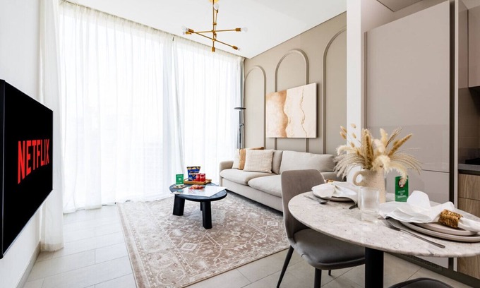 Nad Al Sheba Apartment | New Cosy 1BR with Pool & Gym in City Centre