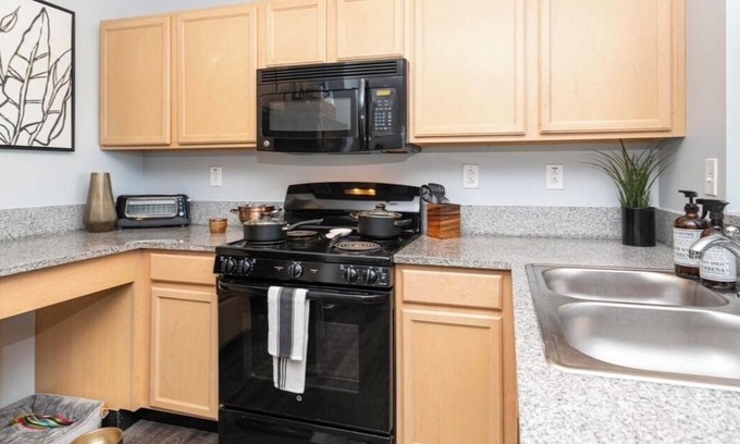 Downtown Indianapolis Apartment | NEW! Cozy 1 bedroom apartment in Downtown Indianapolis w/Free Parking